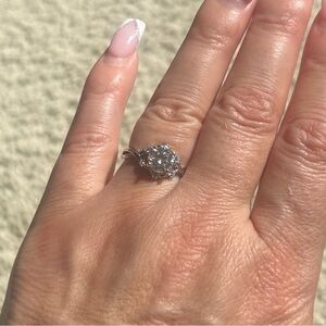 Elegant Silver moissanite Ring. Size 6
